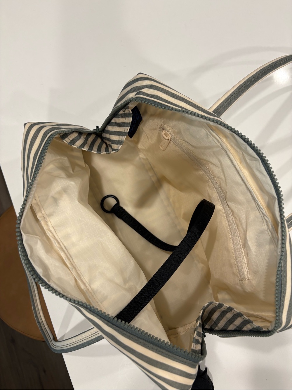 Baggu Nylon Bowler Bag With Horse Charm - Picture 3 of 5
